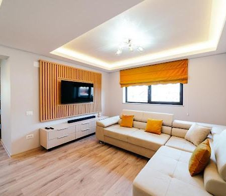 Rainforest Apartament Ghimbav ภายนอก รูปภาพ