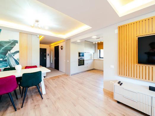 Rainforest Apartament Ghimbav ภายนอก รูปภาพ